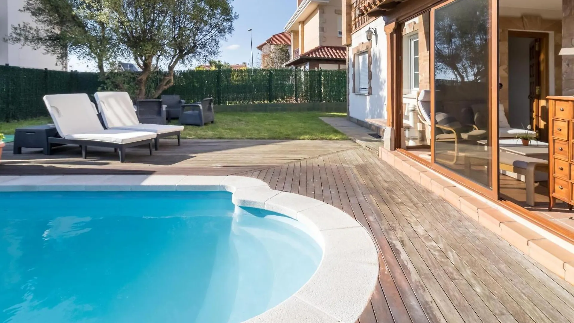 Holiday home Espectacular Chalet Con Piscina Villa Soto de la Marina